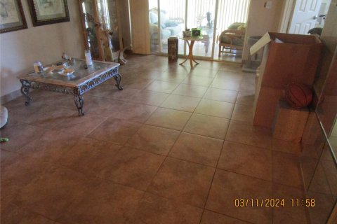 Condo in Sunrise, Florida, 2 bedrooms  № 734653 - photo 12