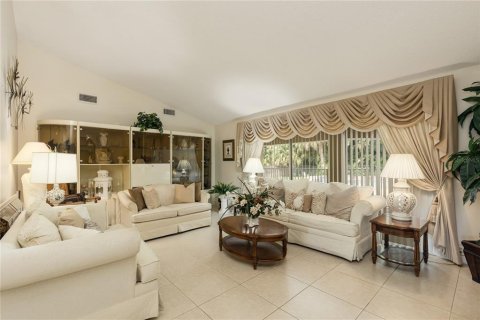 House in Wellington, Florida 5 bedrooms, 316.8 sq.m. № 1426651 - photo 6