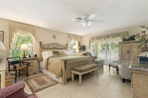 House in Wellington, Florida 5 bedrooms, 316.8 sq.m. № 1426651 - photo 16