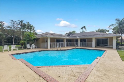 House in Wellington, Florida 5 bedrooms, 316.8 sq.m. № 1426651 - photo 30