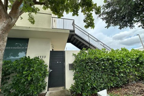 Купить коммерческую недвижимость в Хайалиа, Флорида № 873601 - фото 1