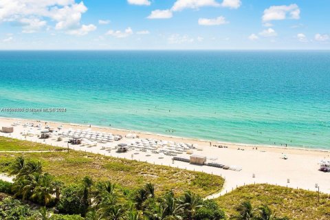 Condominio en venta en Miami Beach, Florida, 1 dormitorio, 95.32 m2 № 1184774 - foto 2