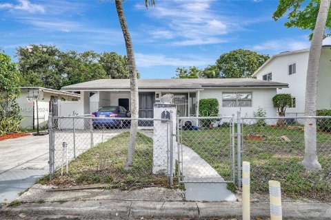 Villa ou maison à vendre à Fort Lauderdale, Floride: 2 chambres, 145.86 m2 № 1233584 - photo 2