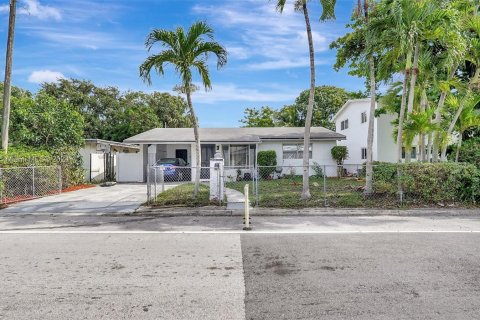 Villa ou maison à vendre à Fort Lauderdale, Floride: 2 chambres, 145.86 m2 № 1233584 - photo 1