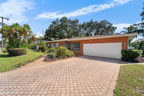 Villa ou maison à vendre à Tampa, Floride: 3 chambres, 273.5 m2 № 1387664 - photo 2