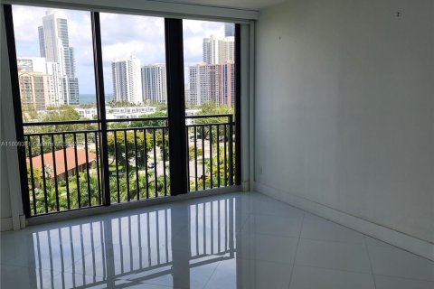 Condominio en venta en Sunny Isles Beach, Florida, 2 dormitorios, 146.32 m2 № 1233637 - foto 18