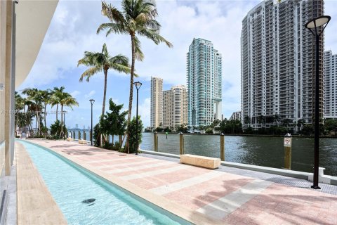 Condominio en venta en Miami, Florida, 3 dormitorios, 285.95 m2 № 1436989 - foto 22