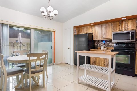 Casa en venta en Miami, Florida, 3 dormitorios, 94.3 m2 № 1436990 - foto 14