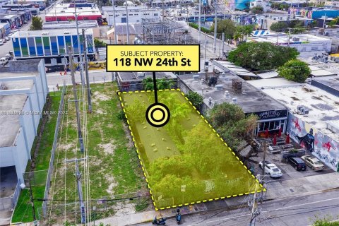 Commercial property in Miami, Florida 277.13 sq.m. № 1406392 - photo 16