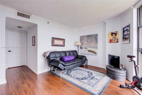 Condo in Miami, Florida, 2 bedrooms  № 1369069 - photo 23