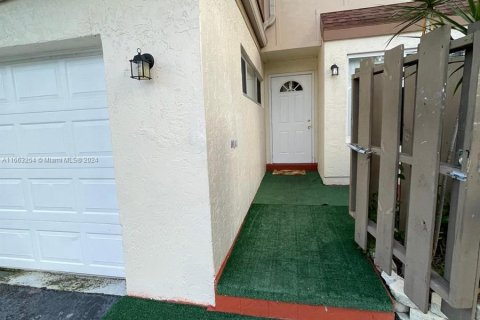 Adosado en venta en Plantation, Florida, 4 dormitorios, 164.44 m2 № 1372826 - foto 2