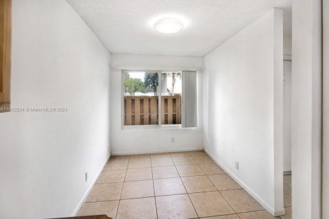 Townhouse in Plantation, Florida 4 bedrooms, 164.44 sq.m. № 1372826 - photo 24