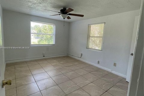 House in St. Lucie, Florida 2 bedrooms, 89.74 sq.m. № 1321254 - photo 18