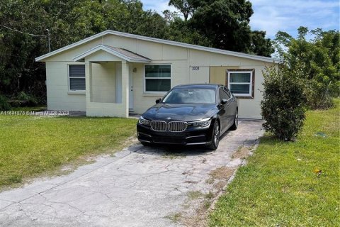 House in St. Lucie, Florida 2 bedrooms, 89.74 sq.m. № 1321254 - photo 3