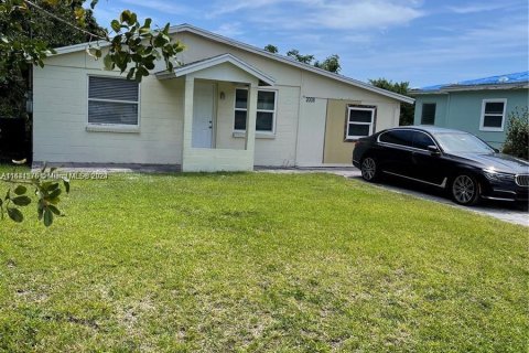 House in St. Lucie, Florida 2 bedrooms, 89.74 sq.m. № 1321254 - photo 2