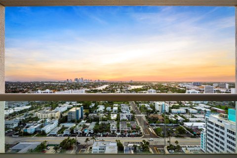 Condo in Fort Lauderdale, Florida, 2 bedrooms  № 1081377 - photo 16