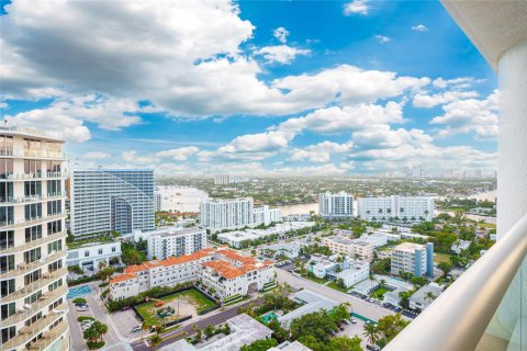 Copropriété à vendre à Fort Lauderdale, Floride: 2 chambres, 103.4 m2 № 1081377 - photo 1