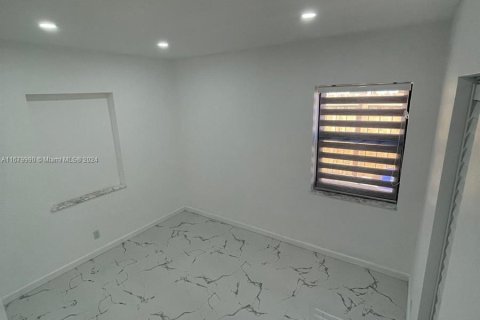 Immobilier commercial à vendre à West Palm Beach, Floride: 190.54 m2 № 1409231 - photo 22