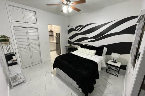 Immobilier commercial à vendre à West Palm Beach, Floride: 190.54 m2 № 1409231 - photo 10