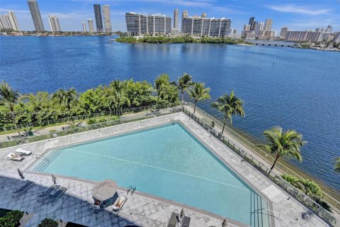 Condo in Aventura, Florida, 3 bedrooms  № 1377371 - photo 11