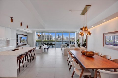 Condo in Aventura, Florida, 3 bedrooms  № 1377371 - photo 1