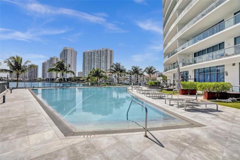 Condo in Aventura, Florida, 3 bedrooms  № 1377371 - photo 29