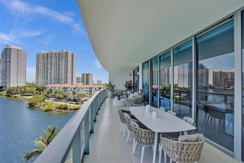 Copropriété à vendre à Aventura, Floride: 3 chambres, 275.18 m2 № 1377371 - photo 9