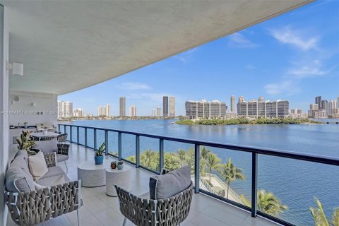 Copropriété à vendre à Aventura, Floride: 3 chambres, 275.18 m2 № 1377371 - photo 8