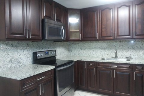 Condominio en venta en Miami, Florida, 2 dormitorios, 93.18 m2 № 1377370 - foto 8