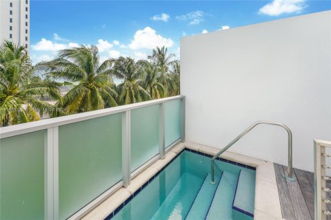 Copropriété à vendre à Miami Beach, Floride: 2 chambres, 121.33 m2 № 1377369 - photo 14