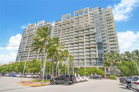 Condominio en venta en Miami Beach, Florida, 2 dormitorios, 121.33 m2 № 1377369 - foto 26