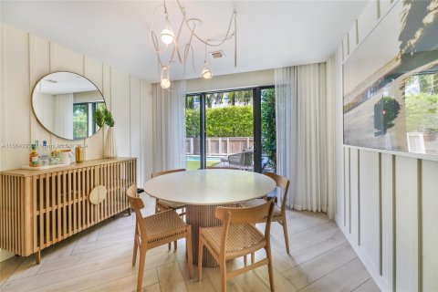 Copropriété à vendre à Miami Beach, Floride: 2 chambres, 121.33 m2 № 1377369 - photo 17