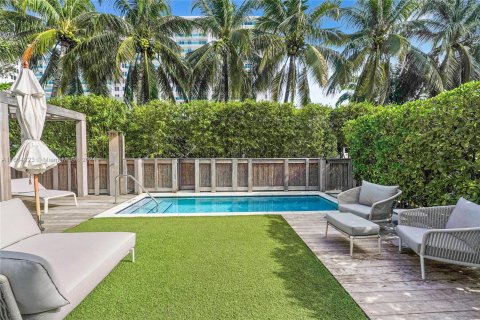 Copropriété à vendre à Miami Beach, Floride: 2 chambres, 121.33 m2 № 1377369 - photo 23