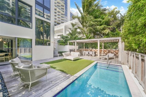 Copropriété à vendre à Miami Beach, Floride: 2 chambres, 121.33 m2 № 1377369 - photo 1