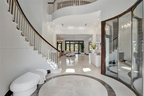 House in Fort Lauderdale, Florida 6 bedrooms, 830.17 sq.m. № 1292962 - photo 7