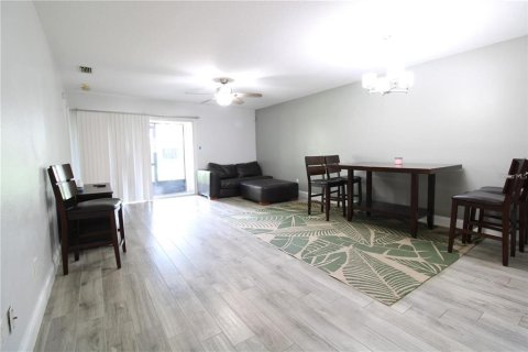 Condo in Winter Park, Florida, 2 bedrooms  № 1368445 - photo 9