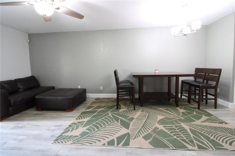 Condo in Winter Park, Florida, 2 bedrooms  № 1368445 - photo 11