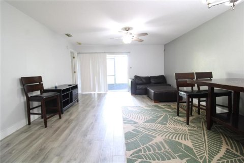 Condo in Winter Park, Florida, 2 bedrooms  № 1368445 - photo 10