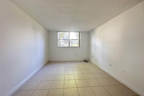 Condominio en venta en Tamarac, Florida, 2 dormitorios, 88.26 m2 № 1102008 - foto 14