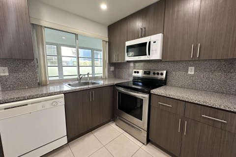 Condominio en venta en Tamarac, Florida, 2 dormitorios, 88.26 m2 № 1102008 - foto 17