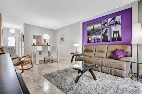 Copropriété à vendre à Lauderdale Lakes, Floride: 2 chambres, 87.7 m2 № 951325 - photo 13