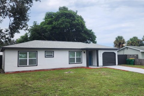 House in Cocoa, Florida 3 bedrooms, 84.73 sq.m. № 1363192 - photo 2