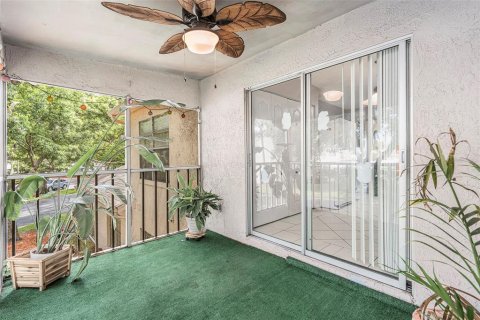 Condo in New Port Richey, Florida, 2 bedrooms  № 1298923 - photo 28