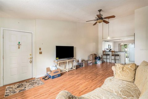 Condo in New Port Richey, Florida, 2 bedrooms  № 1298923 - photo 6