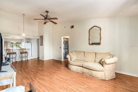 Condo in New Port Richey, Florida, 2 bedrooms  № 1298923 - photo 7