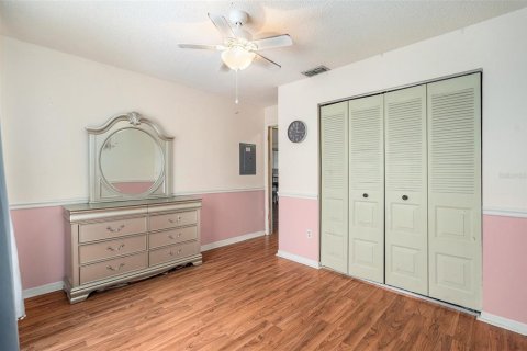 Condo in New Port Richey, Florida, 2 bedrooms  № 1298923 - photo 23