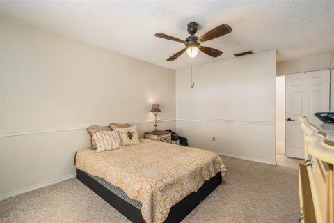 Condo in New Port Richey, Florida, 2 bedrooms  № 1298923 - photo 17