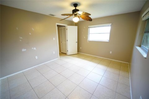 House in Port Charlotte, Florida 3 bedrooms, 163.88 sq.m. № 1416408 - photo 15