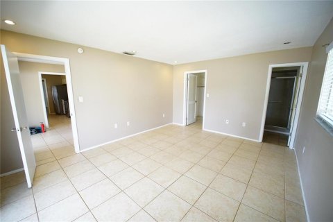 House in Port Charlotte, Florida 3 bedrooms, 163.88 sq.m. № 1416408 - photo 12