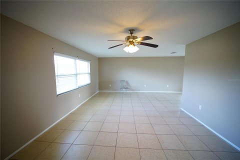 House in Port Charlotte, Florida 3 bedrooms, 163.88 sq.m. № 1416408 - photo 24